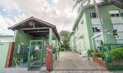 Apartamento com 3 dormitórios para alugar, 77 m² por R$ 2.395,00/mês - Camaquã - Porto Alegre/RS