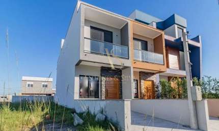 Casa com 2 quartos para alugar na Affonso Lunardelli, 34, Hípica, Porto Alegre por R$ 3.350