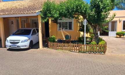 Casa em condomínio fechado com 2 quartos à venda na Rubem Berta, 35, Rubem Berta, Porto Alegre por R$ 255.000