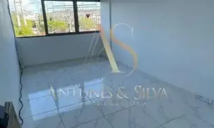 Sala comercial à venda na Avenida Assis Brasil, 4550, São Sebastião, Porto Alegre por R$ 220.000