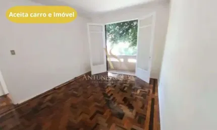 Apartamento com 3 quartos à venda na Avenida Protásio Alves, 1710, Rio Branco, Porto Alegre por R$ 290.000