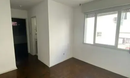 Apartamento com 2 quartos para alugar na Avenida Juscelino Kubitschek de Oliveira, 1055, Jardim Leopoldina, Porto Alegre por R$ 1.000