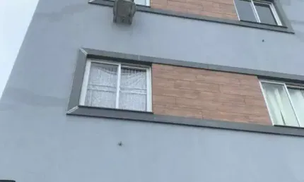 Apartamento com 1 quarto para alugar na rua cento e quarenta e dois, 99, jardim algarve, alvorada por r$ 1.050