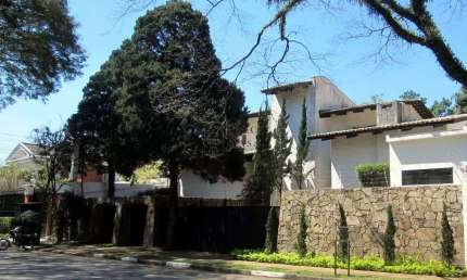 Casa para alugar no Jardim Guedala - com piscina e 3 suítes
