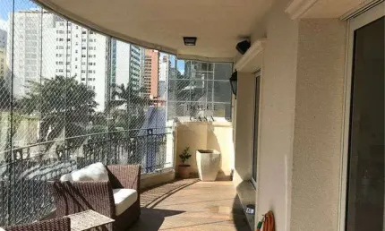Apartamento no itaim bibi - ampla varanda e 3 suítes