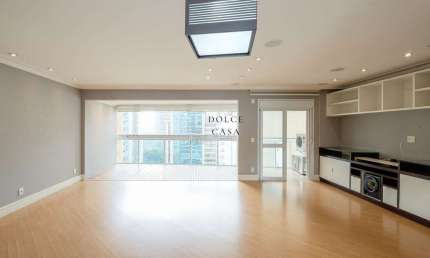 Apartamento na Vila Olímpia - ampla varanda e lazer completo