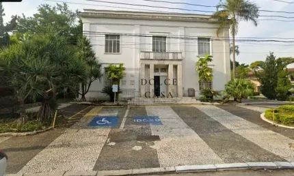 Casa comercial no jardim américa - 1098m² de terreno e mais de 20 vagas