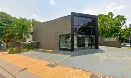 Casa comercial no Jardim Paulista - esquina da Nove de Julho ampla visibilidade