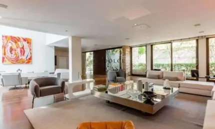 Casa no Jardim Europa - 4 suites e paisagismo deslumbrante