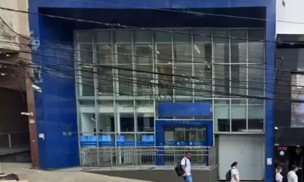 Casa comercial no jardim paulista - rua movimentada e vão livre nos andares