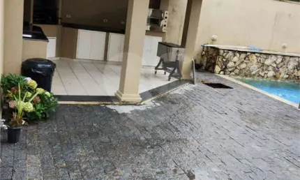 Casa com 4 quartos à venda em Jardim Vitória Régia - SP