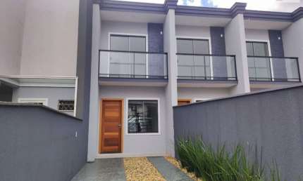Casa à venda no bairro Santa Catarina - Joinville/SC