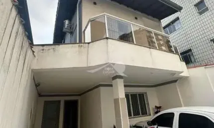 Sobrado com 3 quartos, Caiçara, Praia Grande - R$ 685 mil, Cod: 11625