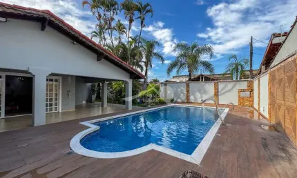 Casa com 3 quartos, Caiçara, Praia Grande - R$ 1.5 mi, Cod: 11763