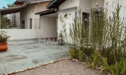 Casa com 3 quartos à venda na Rua João Grumiche, Kobrasol, São José