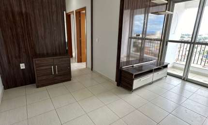 Apartamento com excelente localização para alugar com 3 quartos sendo 1 suíte e armários planejados