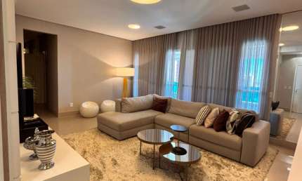 Apartamento com 3 suítes com sacada e armários planejados