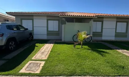 Casa térrea em condomínio com 3 quartos sendo 1 suíte para alugar