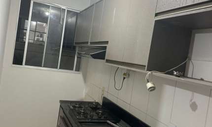 Apartamento de 2 quartos com armários planejados para alugar