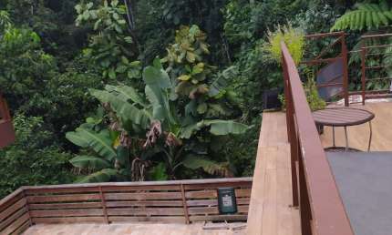 Linda Casa com 4 Dormitórios, Jacuzzi e Piscina no Condomínio Aruã