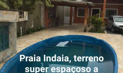 Espaçosa Casa Térrea com Piscina Próxima à Praia de Indaiá em Bertioga