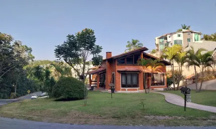 Excelente Casa Térrea de esquina em Condomínio de Alto Padrão - Ecopark Lagos 1