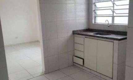 Jaguaré – Alugo apartamento de dois dormitórios com +/- 65 m² de área