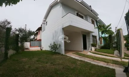 Excelente Casa de 3 Dormitórios sendo uma suíte Bairro Guarujá