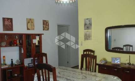 Casa de 4 quartos,160m² privativo, Bairro Vila Ipiranga - Porto Alegre