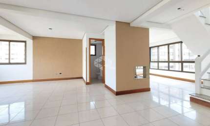 DUPLEX  COM LAREIRA, VISTA INCRÍVEL E 3 VAGAS INDEPENDENTES NO MONT SERRAT