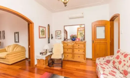 Excelente apartamento com sacada com 81 metros  em higienópolis