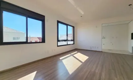 STUDIO DESOCUPADO COM CHURRASQUEIRA E UMA VAGA COBERTA