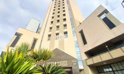 Conjunto comercial andar inteiro com área privativa de 200m2 no Centro Histórico