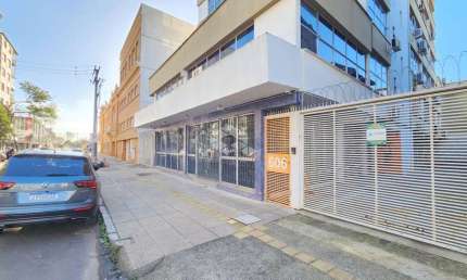 SALA COMERCIAL DESOCUPADA ,  COM PORTARIA PRESENCIAL E VAGA DE GARAGEM COBERTA