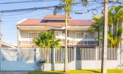 Casa à venda na Rua José Clementino Bettega, 0000, Capão Raso, Curitiba