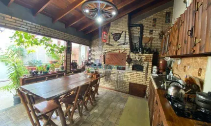 Sobrado com 3 dormitórios à venda, 210 m² por R$ 550.000,00 - Parque da Matriz - Cachoeirinha/RS