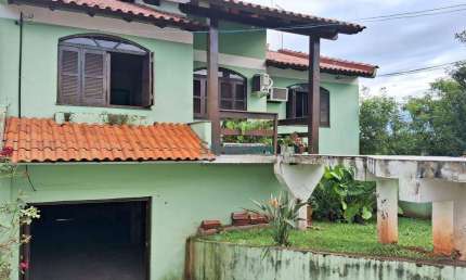 Sobrado com 4 dormitórios à venda, 250 m² por R$ 690.000,00 - Vila Vista Alegre - Cachoeirinha/RS