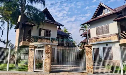 Sobrado com 3 dormitórios à venda, 132 m² por R$ 560.000,00 - Centro - Cachoeirinha/RS