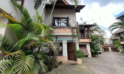 Sobrado com 3 dormitórios à venda, 132 m² por R$ 560.000,00 - Centro - Cachoeirinha/RS