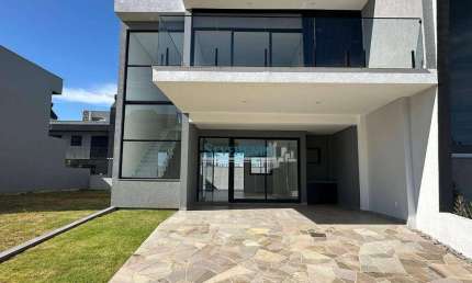 Sobrado com 3 dormitórios à venda, 156 m² por R$ 1.250.000,00 - Central Park - Cachoeirinha/RS