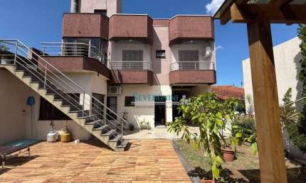 Sobrado com 4 dormitórios à venda, 160 m² por R$ 1.200.000,00 - Vila Parque Brasília - Cachoeirinha/RS