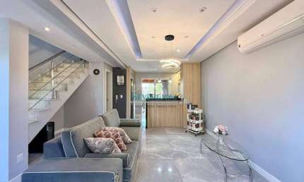 Sobrado com 3 dormitórios à venda, 98 m² por R$ 640.000,00 - Central Parque - Cachoeirinha/RS