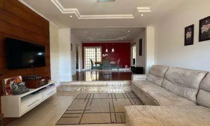 Casa com 3 dormitórios à venda, 145 m² por R$ 870.000,00 - Centro - Cachoeirinha/RS