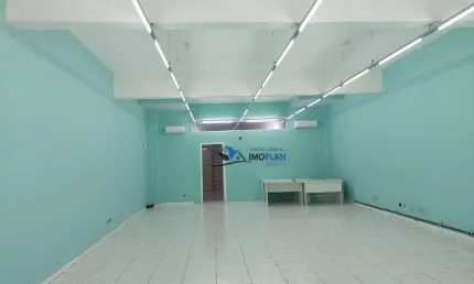 Sala comercial com 3 salas para alugar na Rua Holanda, 379, Jardim Cica, Jundiaí