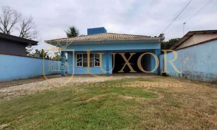 Linda casa localizada no bairro Volta Grande em Navegantes SC, casa 3 dormitórios e terreno de 770 m².