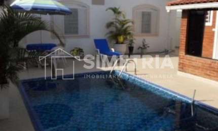VENDA – Cód. CRV1162411 – CASA COM PISCINA AQUECIDA E ÁREA GOURMET 