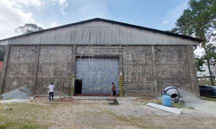 GA5519 - Alugo este galpão no Taboão da Serra com 2.400 metros, 900 metros de área fabril, 200 metros de escritório e apoio com 6 mts de pé direito