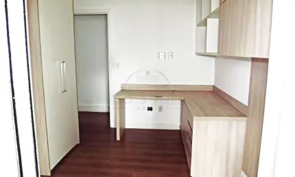 APTO01 - Vendo apartamento com excelente localização, Sem mobília , 5 banheiros , lazer completo , perto de escolas, farmácias, padarias.