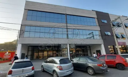 GA5437 - Alugo este prédio comercial em Barueri com 500 metros de terreno, 1.500 metros de área construída divididos em 3 pavimentos.