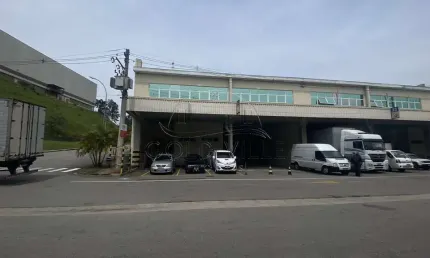 GA5412 - Galpão Industrial em Condomínio para Locação em Itapevi-SP - 2 Salas, 4 Banheiros, 4 Vagas de Garagem - 1.789m² de Área